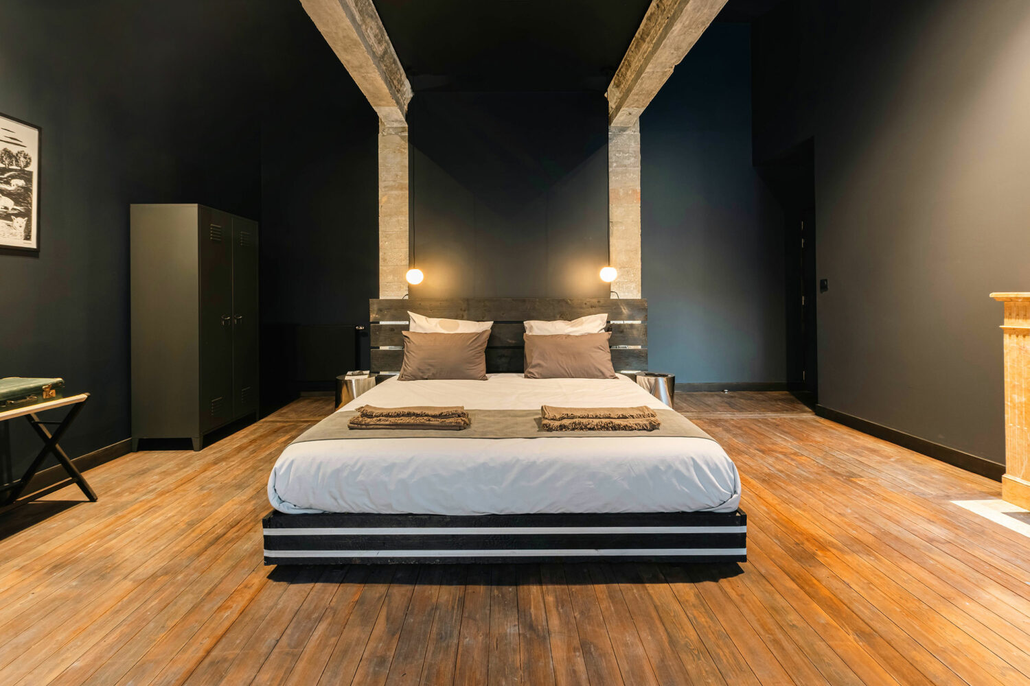 chambre-noire-arriere-boutique-1
