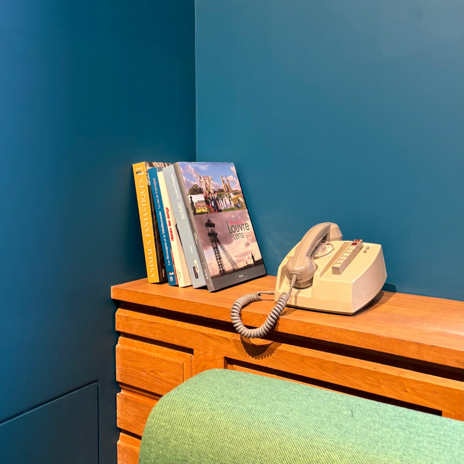 telephone-vintage-arriere-boutique